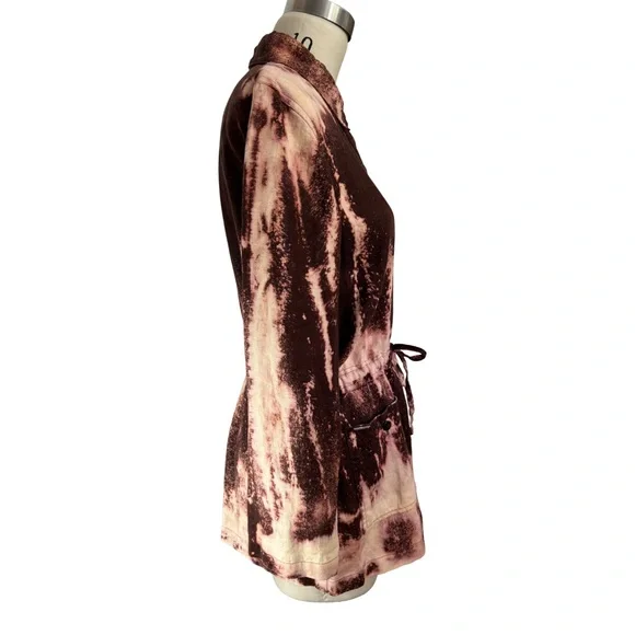 Custom Upcycled Linen Button-Up Shirt with Drawstring Waist and Front Pockets - Picture 4 of 11